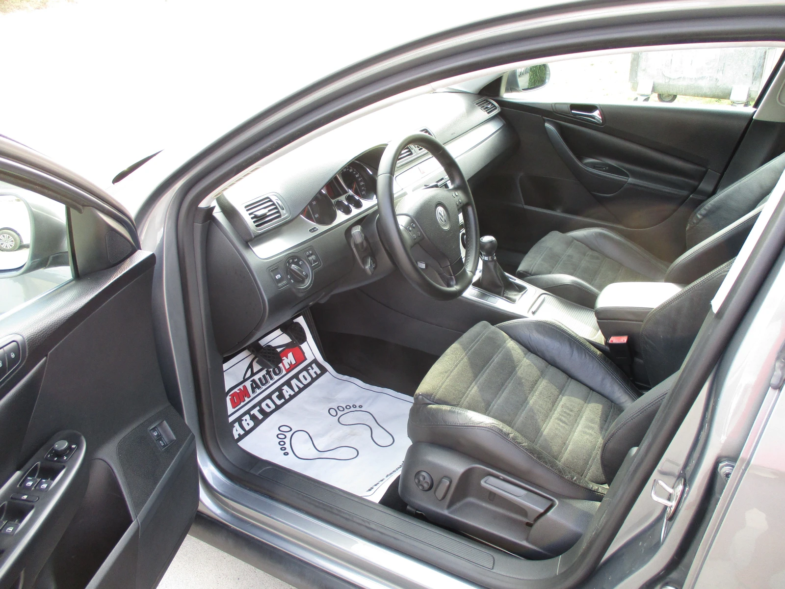 VW Passat 2.0TDI/140кс./6-СКОРОСТИ/КАТО НОВА, снимка 9 - Автомобили и джипове - 55582876