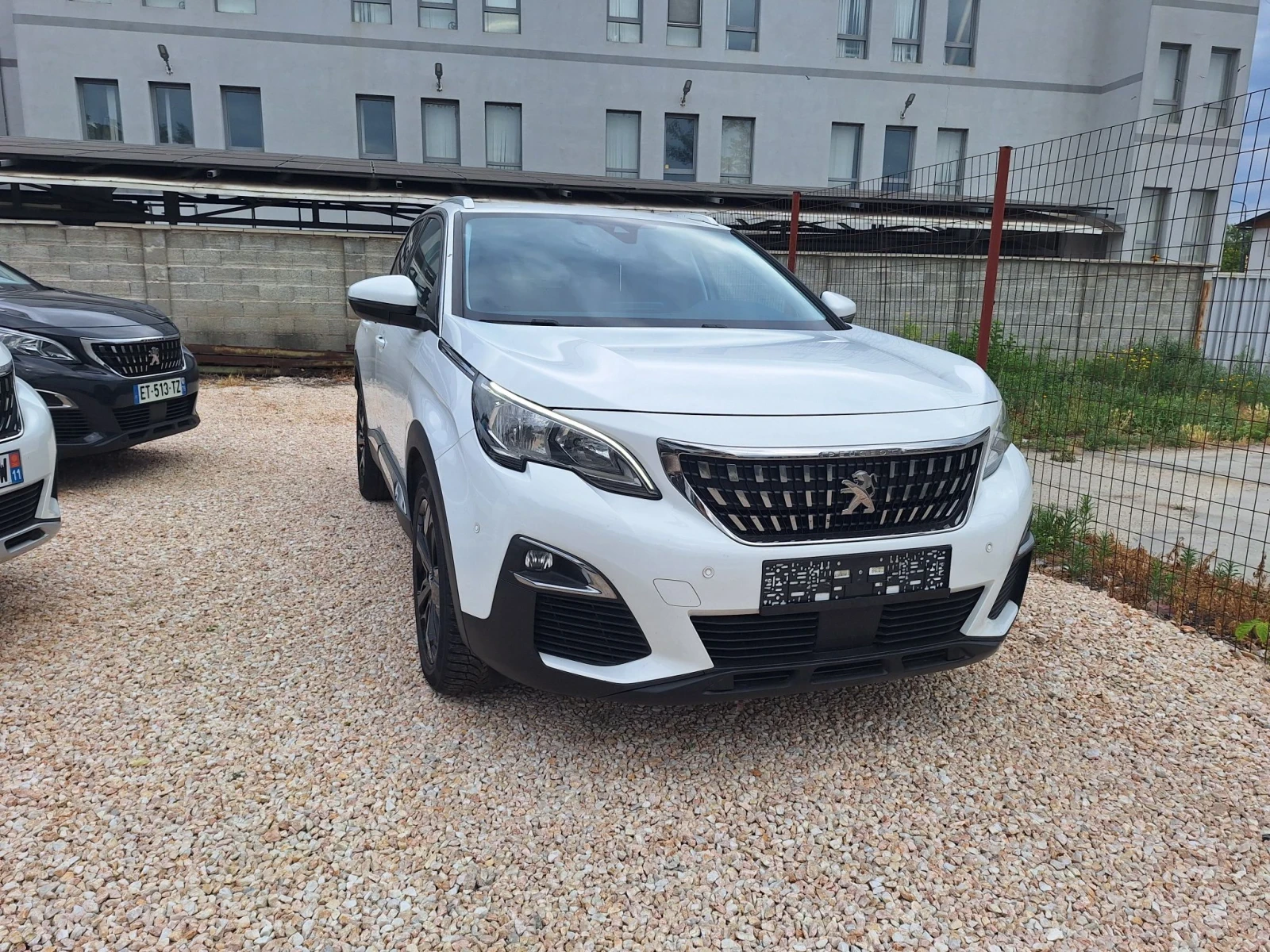 Peugeot 3008 1.6hdi* Нави/Кросуей/Лед/6ск/Топ* , снимка 2 - Автомобили и джипове - 55629439