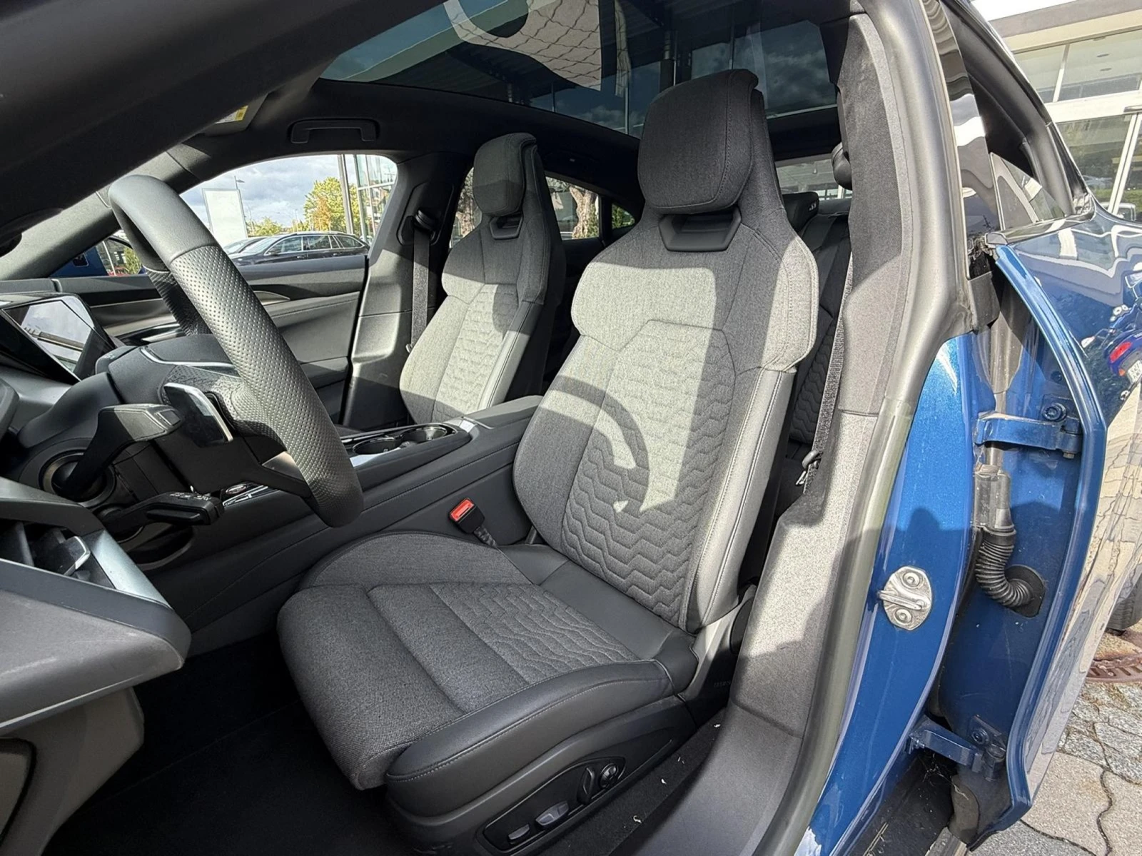 Audi E-Tron GT 93 kWh Panorama Navi Bang&Olufsen audio, снимка 11 - Автомобили и джипове - 56197631