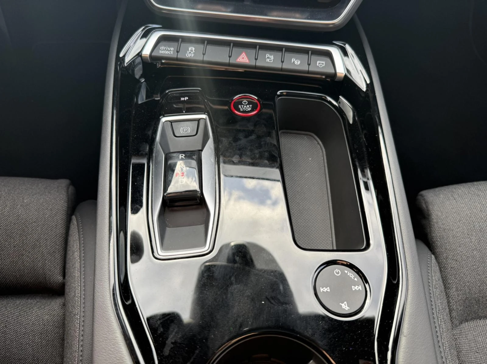 Audi E-Tron GT 93 kWh Panorama Navi Bang&Olufsen audio, снимка 10 - Автомобили и джипове - 56197631