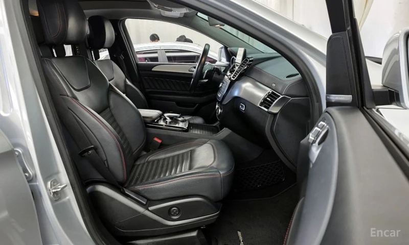 Mercedes-Benz GLE 350, снимка 11 - Автомобили и джипове - 52803545