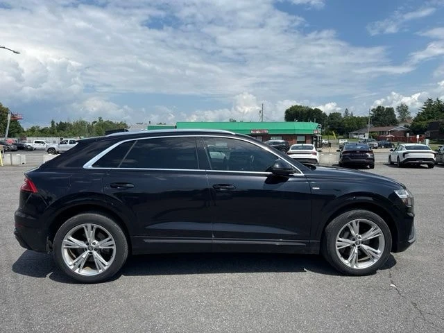 Audi Q8 * Progressiv * CARFAX * ОПЦИЯ ЗА ФИНАНСИРАНЕ, снимка 12 - Автомобили и джипове - 56086160