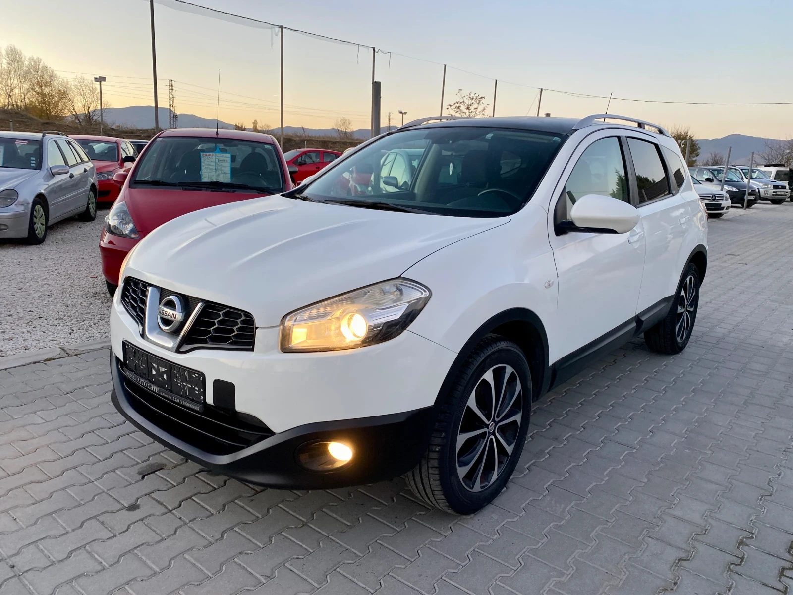 Nissan Qashqai 7 места* Нов внос* Нави* Панорама* Клима*  - [1] 