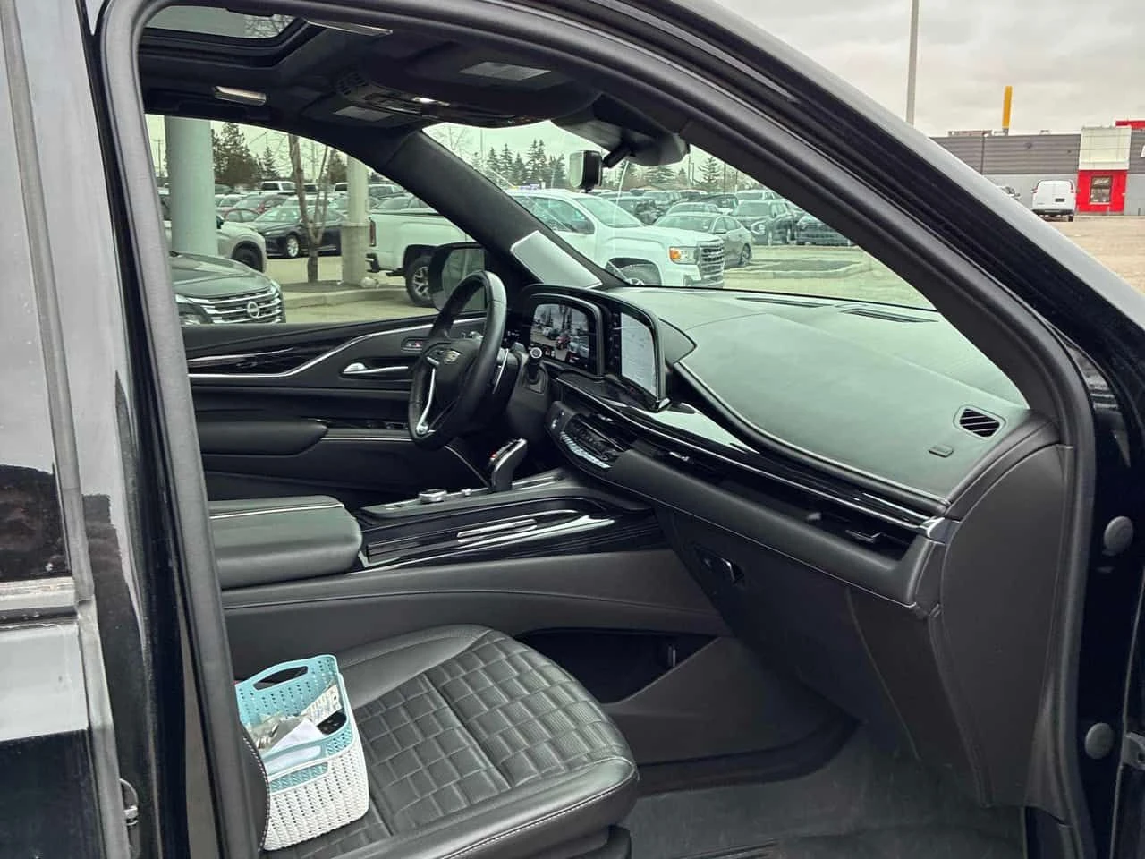 Cadillac Escalade * AWD V Series * 2 КЛЮЧА* PANO* KEYLESS* ПОДГРЕВ* , снимка 10 - Автомобили и джипове - 53986882