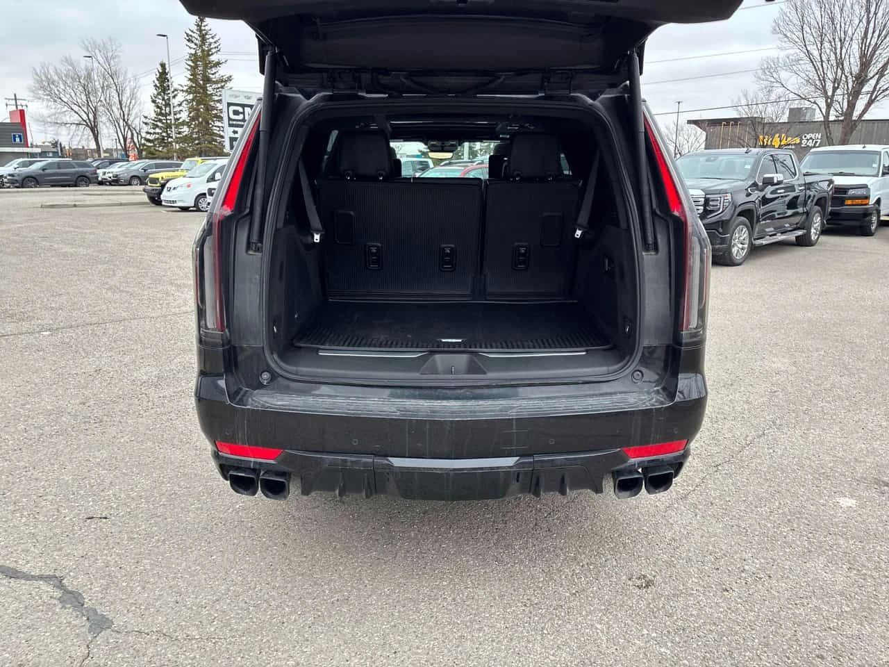 Cadillac Escalade * AWD V Series * 2 КЛЮЧА* PANO* KEYLESS* ПОДГРЕВ* , снимка 6 - Автомобили и джипове - 53986882
