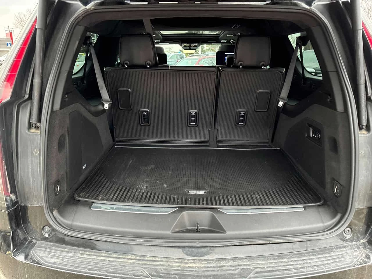 Cadillac Escalade * AWD V Series * 2 КЛЮЧА* PANO* KEYLESS* ПОДГРЕВ* , снимка 7 - Автомобили и джипове - 53986882