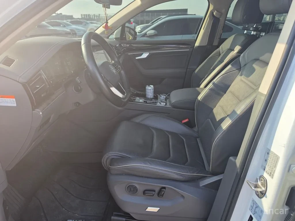 VW Touareg 3.0 TDI PRESTIGE* ВЪЗДУШНО* PANORAMA* 4MOTION* TV*, снимка 5 - Автомобили и джипове - 55806214