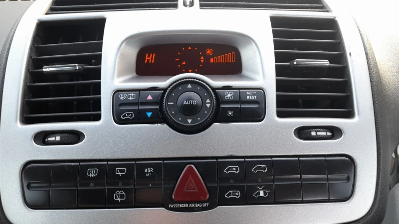 Mercedes-Benz Viano 2.2 CDI 7+ 1м Амбиенте, снимка 9 - Бусове и автобуси - 52126462