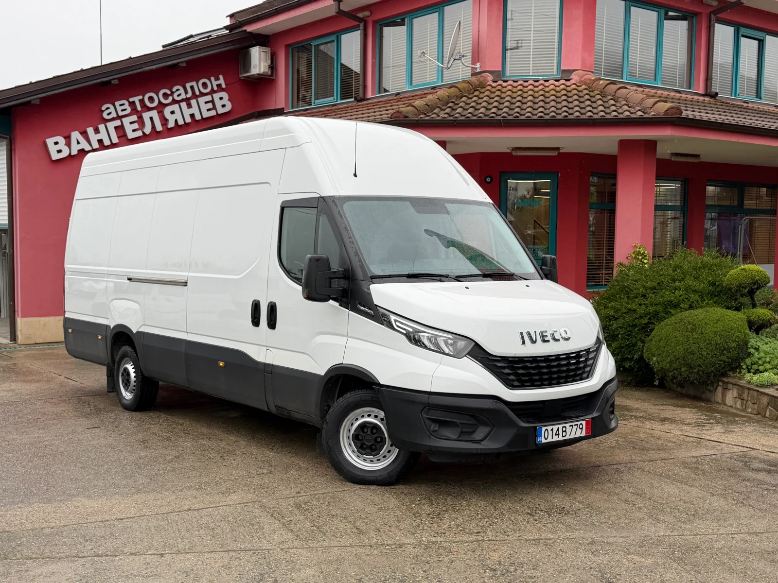 Iveco Daily 35-160* Hi-MATIC* NAVI* Климатик* Extra long, снимка 12 - Бусове и автобуси - 54370737