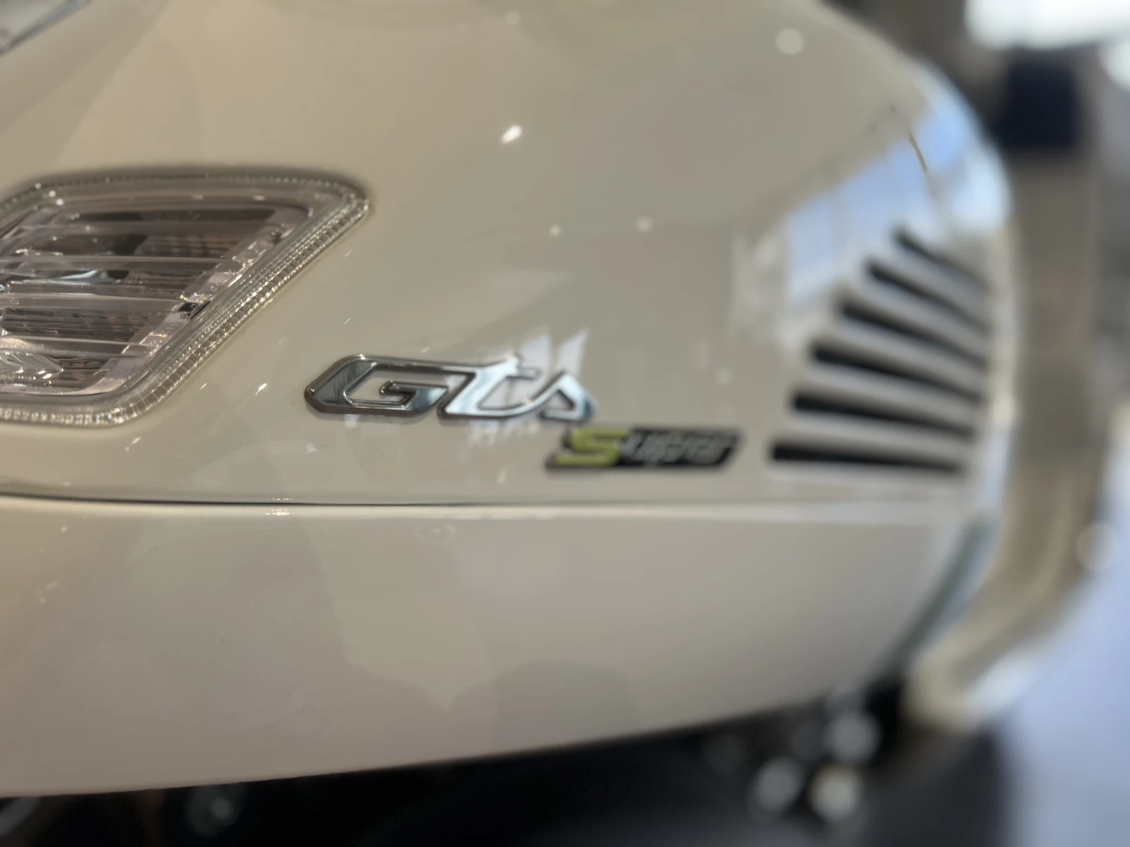 Vespa GTS 310 Super Tech - изображение 9