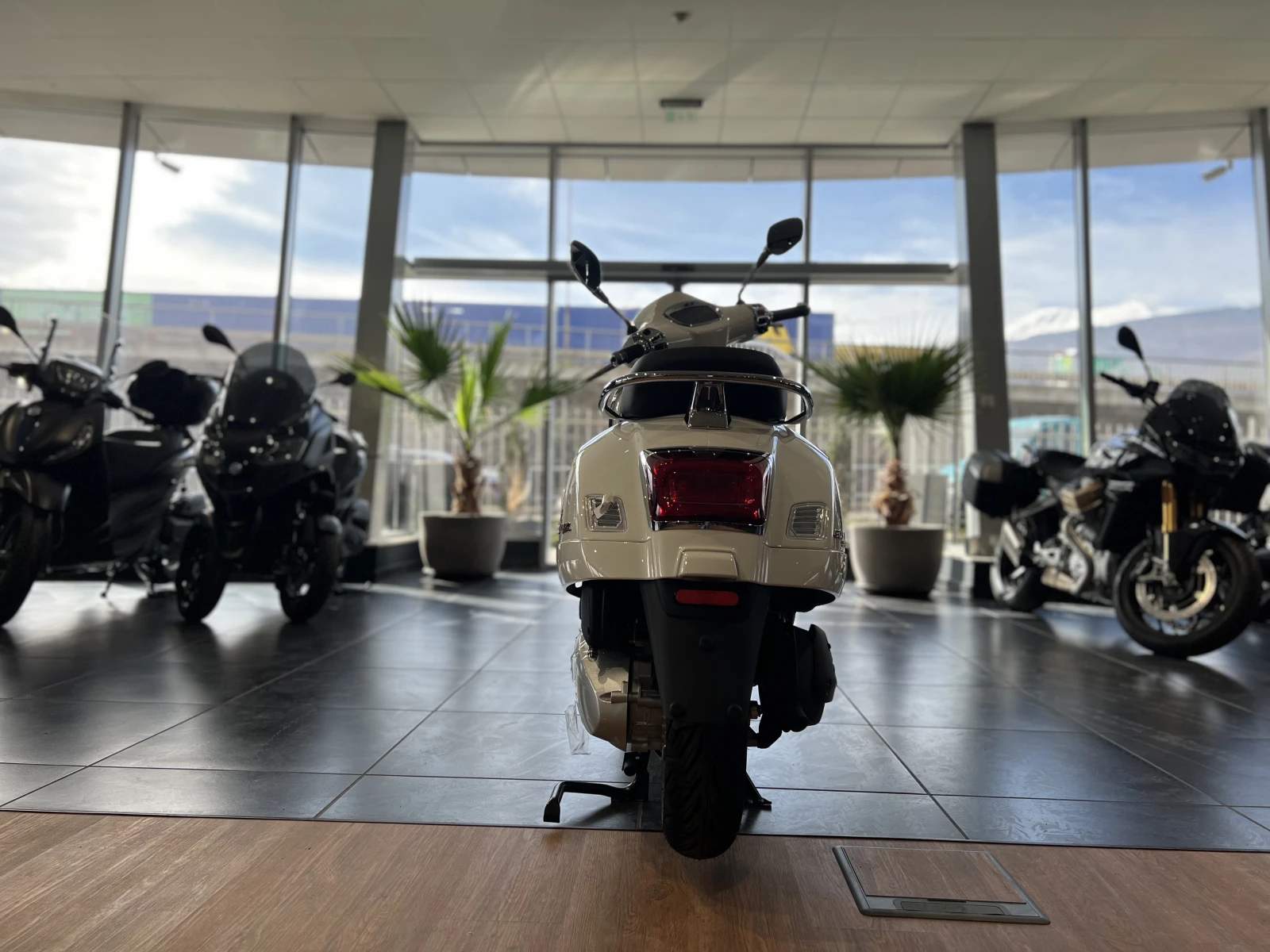 Vespa GTS 310 Super Tech - изображение 4