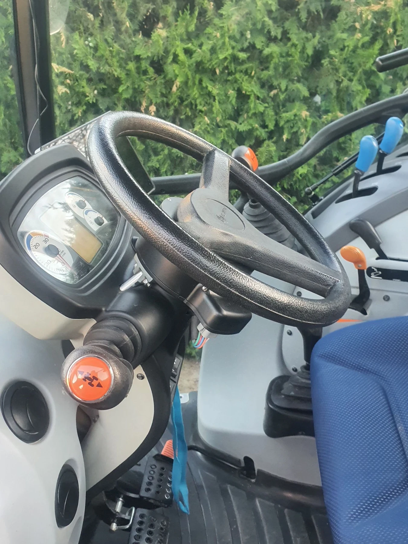 Трактор New Holland T5.95, снимка 3 - Селскостопанска техника - 56071942