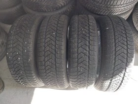 Гуми Зимни 215/65R17, снимка 1 - Гуми и джанти - 38462742