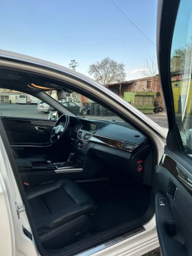 Mercedes-Benz E 220, снимка 9