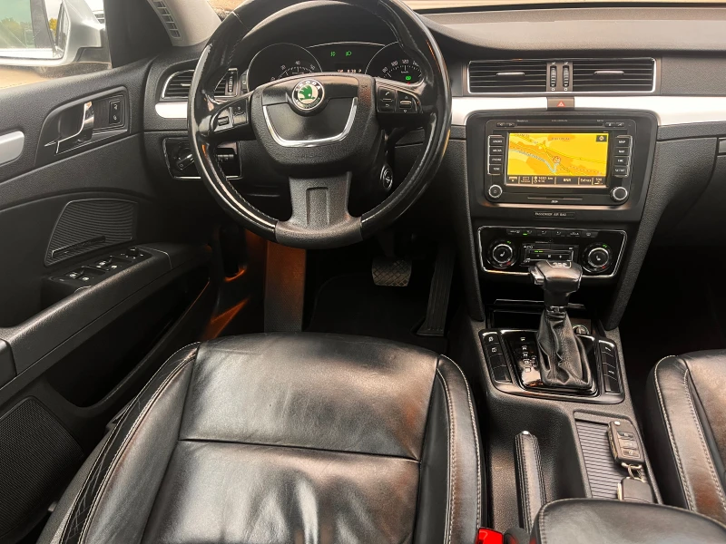 Skoda Superb 3.6 LUKS, снимка 13 - Автомобили и джипове - 47448207