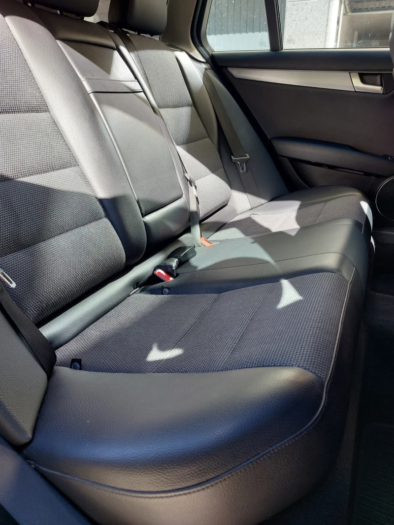 Mercedes-Benz C 200, снимка 10 - Автомобили и джипове - 52012193