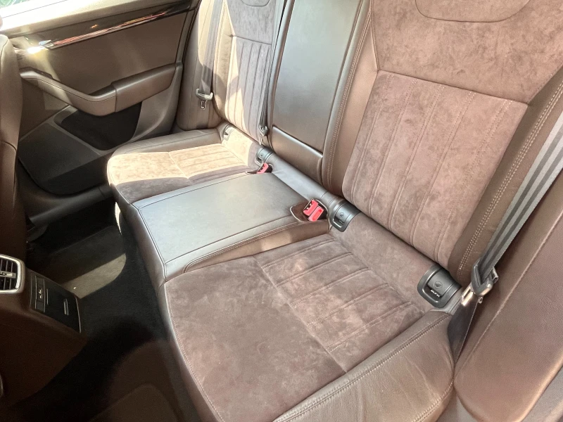 Skoda Octavia 1, 5 TSI ACT DSG Laurin&Klement, снимка 14 - Автомобили и джипове - 52149211