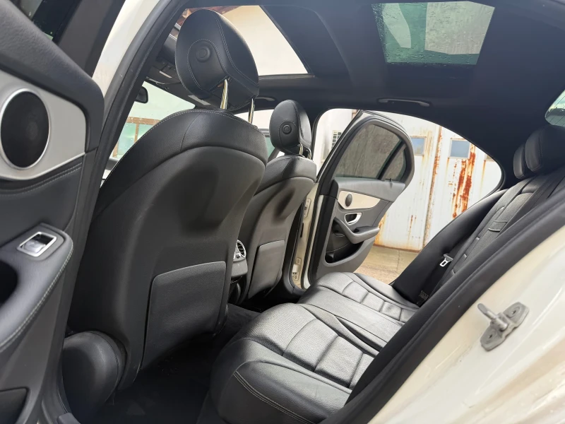 Mercedes-Benz C 300 AMG 4 MATIC, снимка 10 - Автомобили и джипове - 52895922