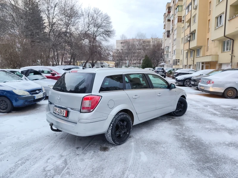 Opel Astra 1.9 CDTI  Facelift!!* КЛИМАТРОНИК* !ТОП!, снимка 6 - Автомобили и джипове - 53065352