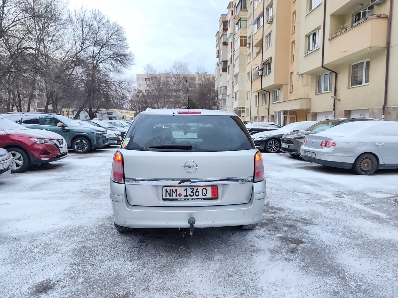 Opel Astra 1.9 CDTI  Facelift!!* КЛИМАТРОНИК* !ТОП!, снимка 5 - Автомобили и джипове - 53065352