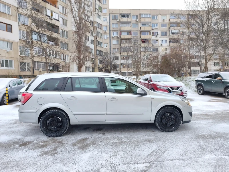 Opel Astra 1.9 CDTI  Facelift!!* КЛИМАТРОНИК* !ТОП!, снимка 7 - Автомобили и джипове - 53065352