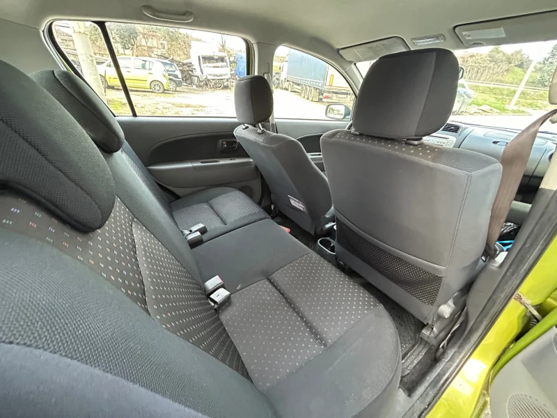 Daihatsu Sirion, снимка 9 - Автомобили и джипове - 53011128