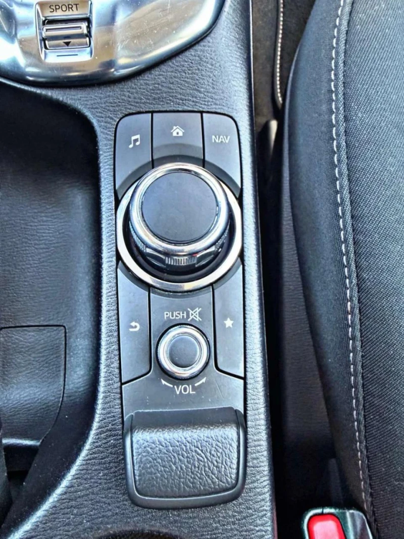 Mazda 2 1.5 AUTOMAIC, снимка 12 - Автомобили и джипове - 53386547