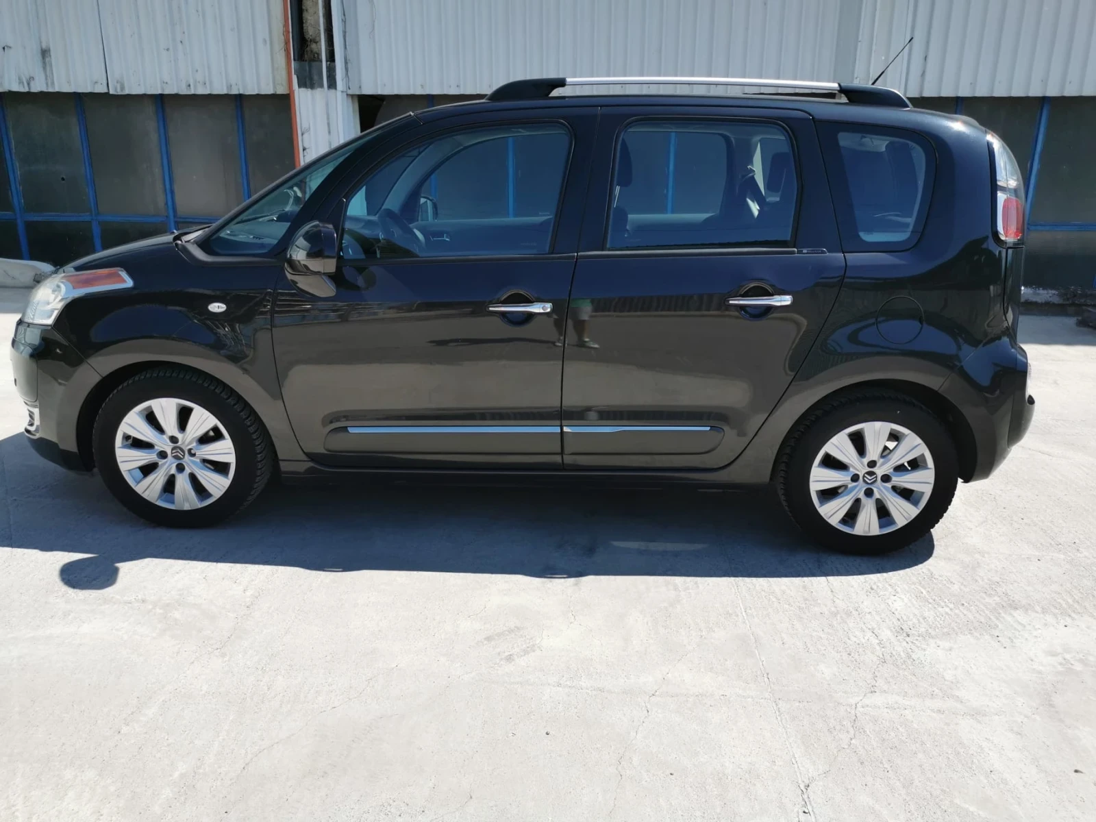 Citroen C3 Picasso 1.6* HDI* EXCLUSIVE* ТОП ОФЕРТА  - изображение 3
