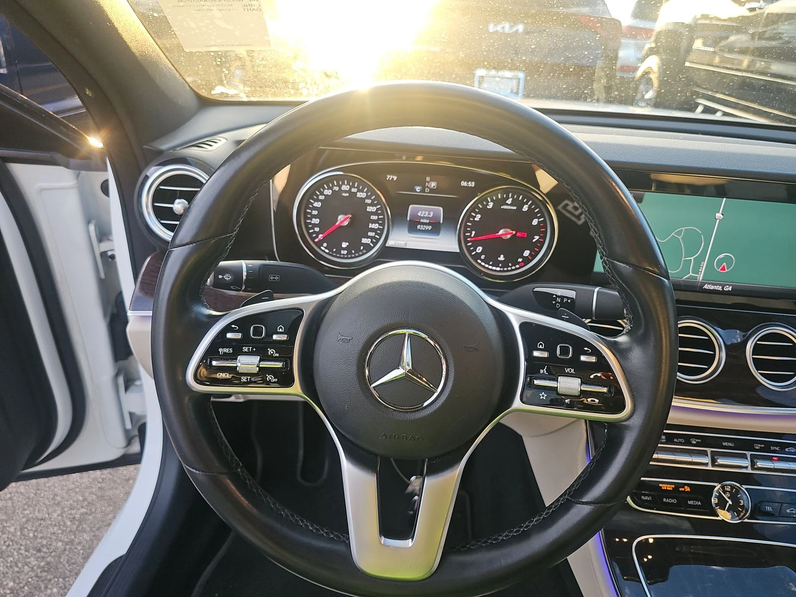 Mercedes-Benz E 300  - изображение 10
