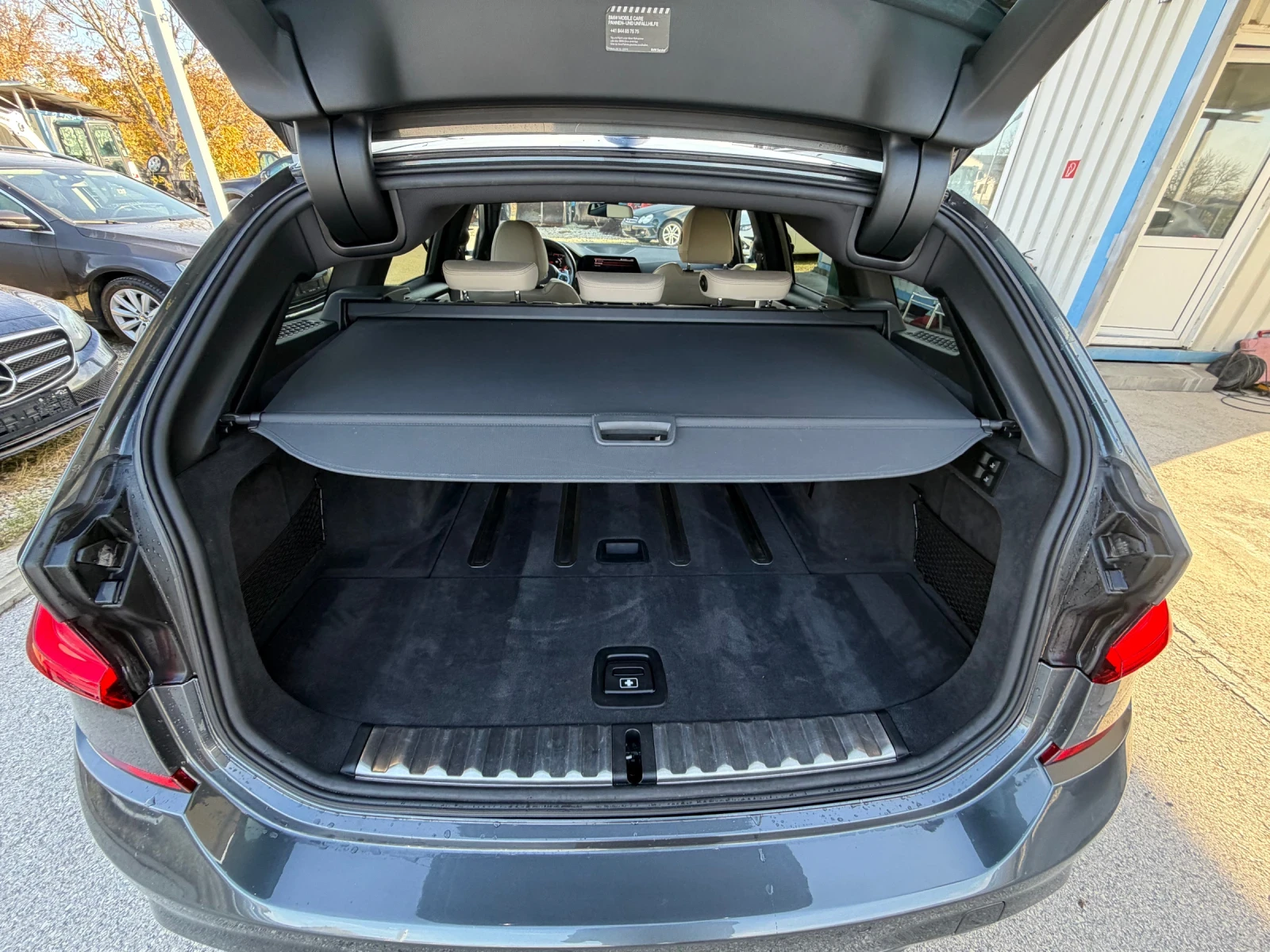 BMW 320 xDrive M-Paket  | Mobile.bg   17