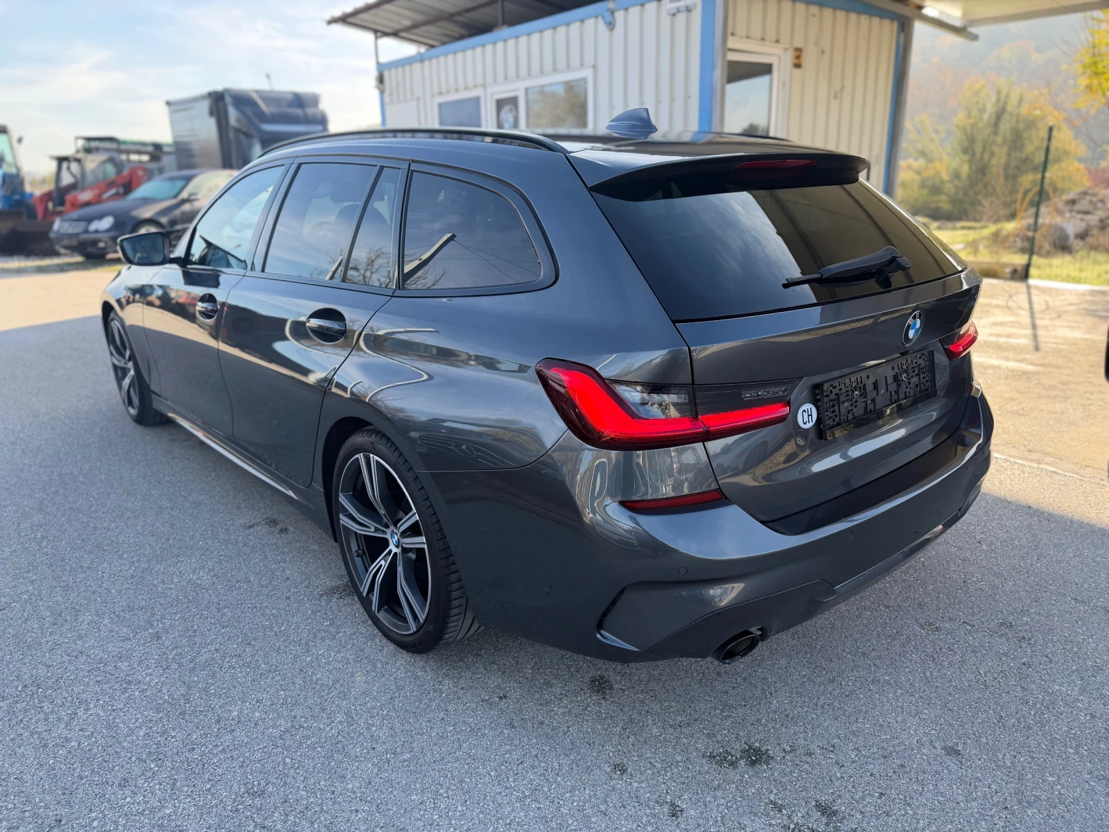 BMW 320 xDrive M-Paket Швейцария - изображение 6