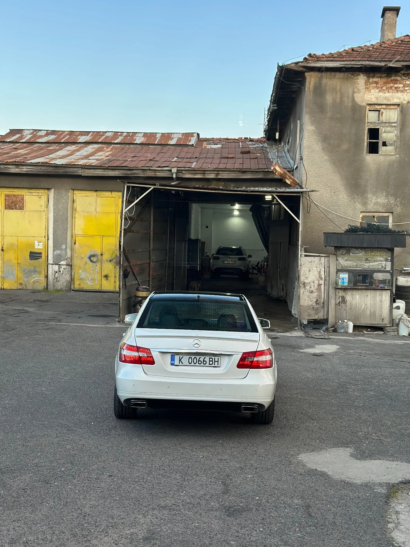 Mercedes-Benz E 220, снимка 6 - Автомобили и джипове - 53829812