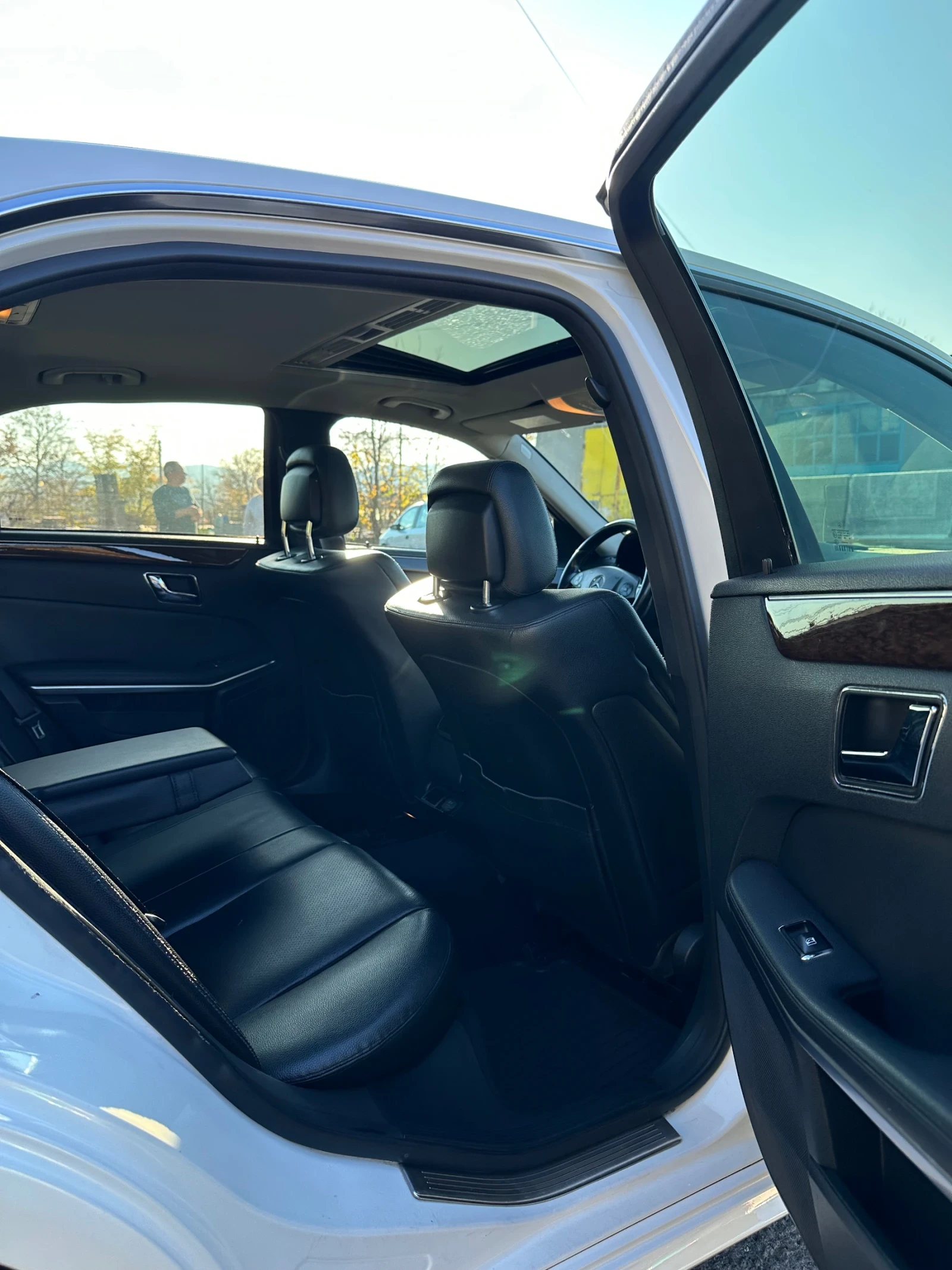 Mercedes-Benz E 220  - изображение 9