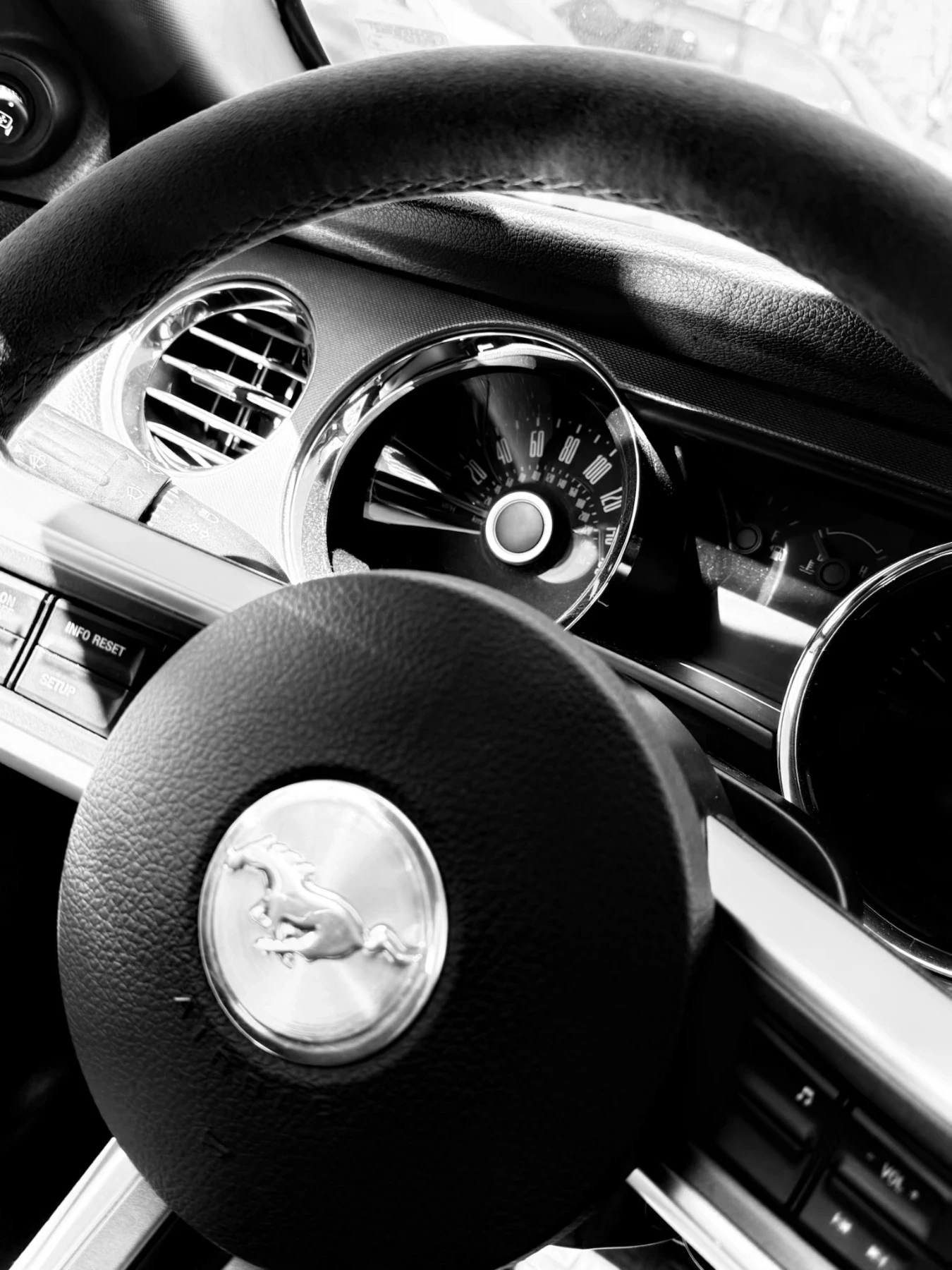 Ford Mustang Ford Mustang GT 5.0 V8 | Ръчна | 2014, снимка 13 - Автомобили и джипове - 52790391