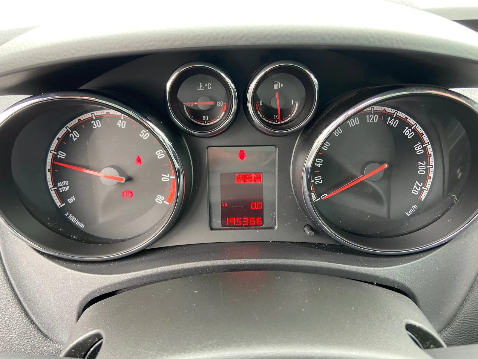 Opel Meriva 1.4i-Изключително запазена!, снимка 8 - Автомобили и джипове - 54085870