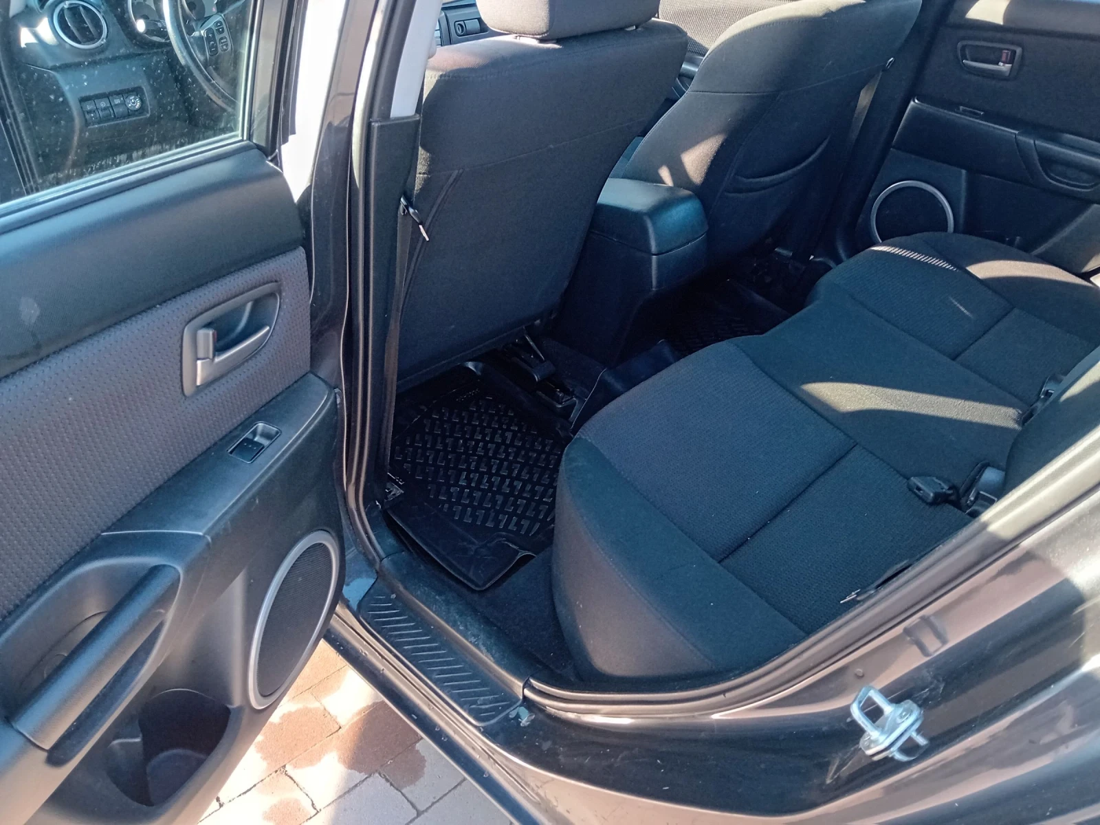 Mazda 3 1.6i Газ.Инж , снимка 9 - Автомобили и джипове - 54569873