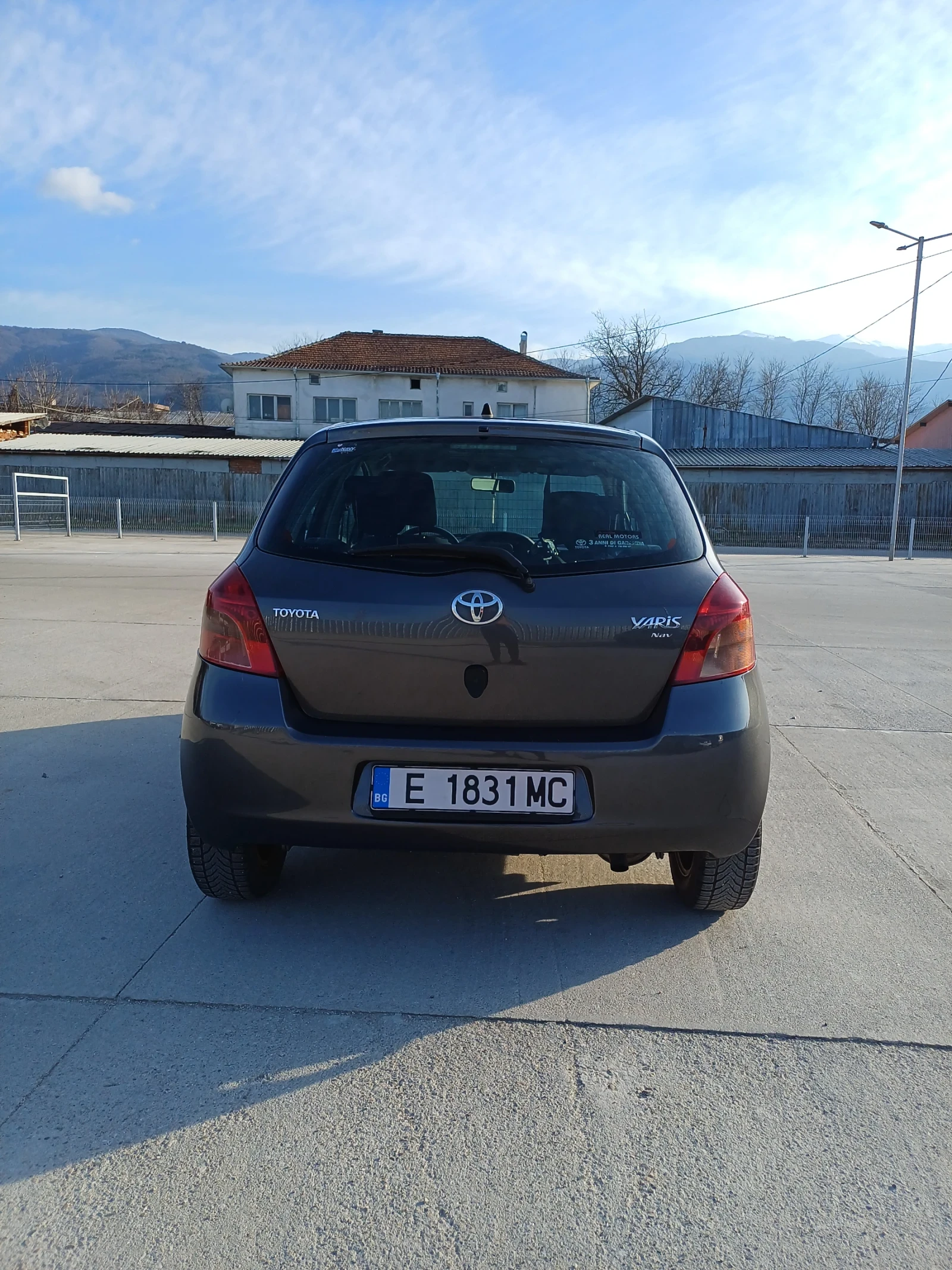 Toyota Yaris, снимка 4 - Автомобили и джипове - 54671228