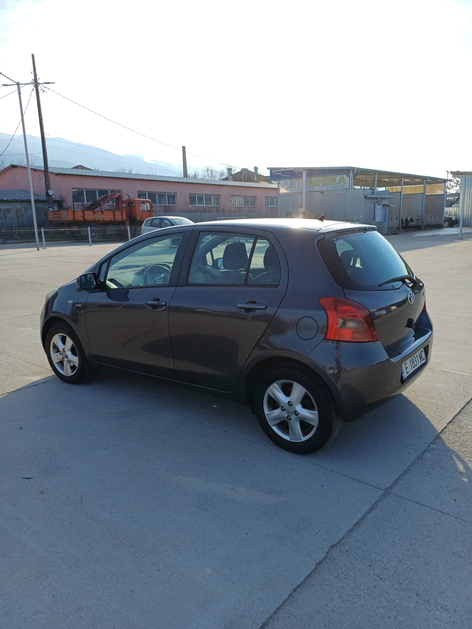 Toyota Yaris, снимка 5 - Автомобили и джипове - 54671228