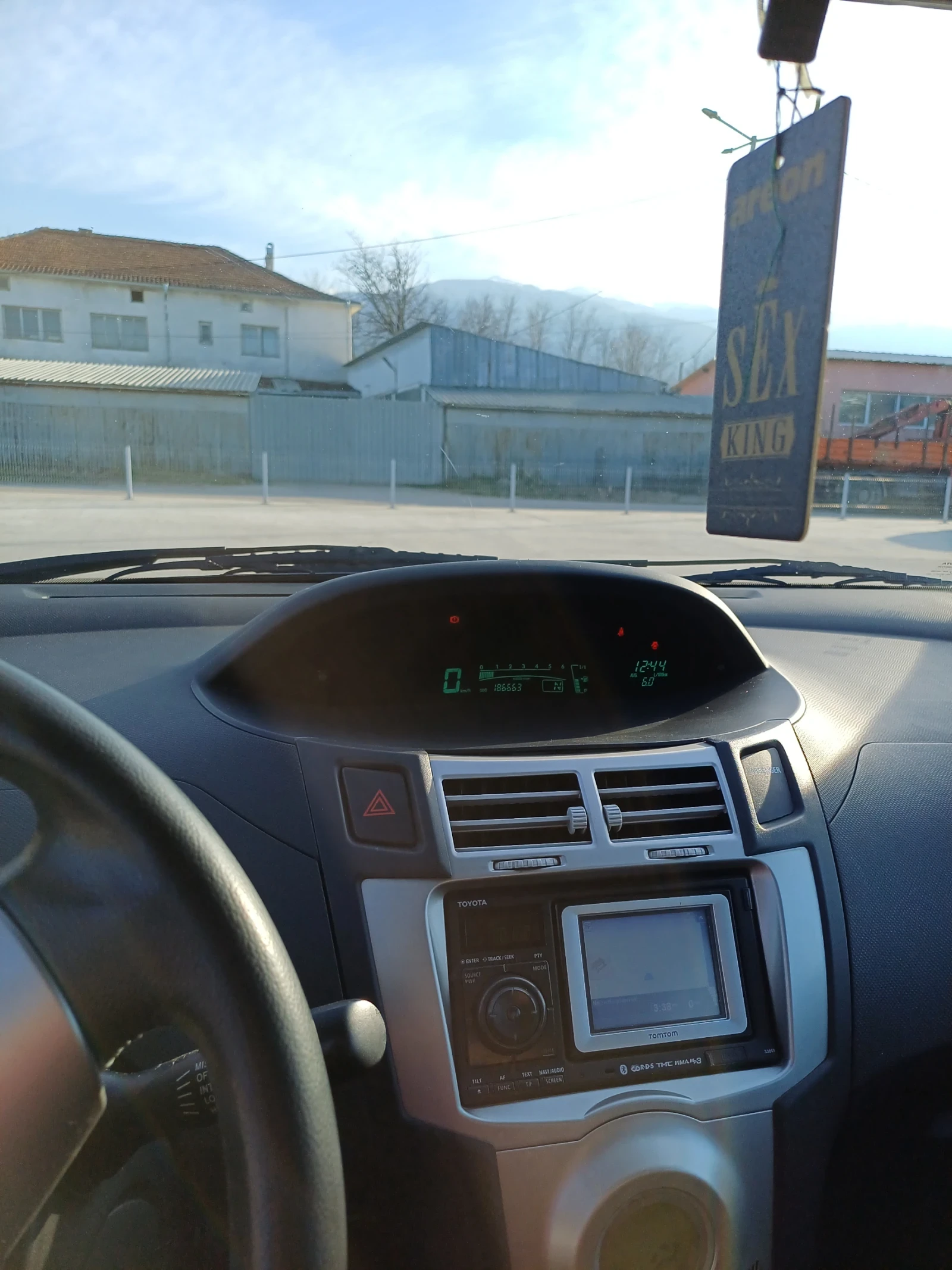 Toyota Yaris, снимка 7 - Автомобили и джипове - 54671228