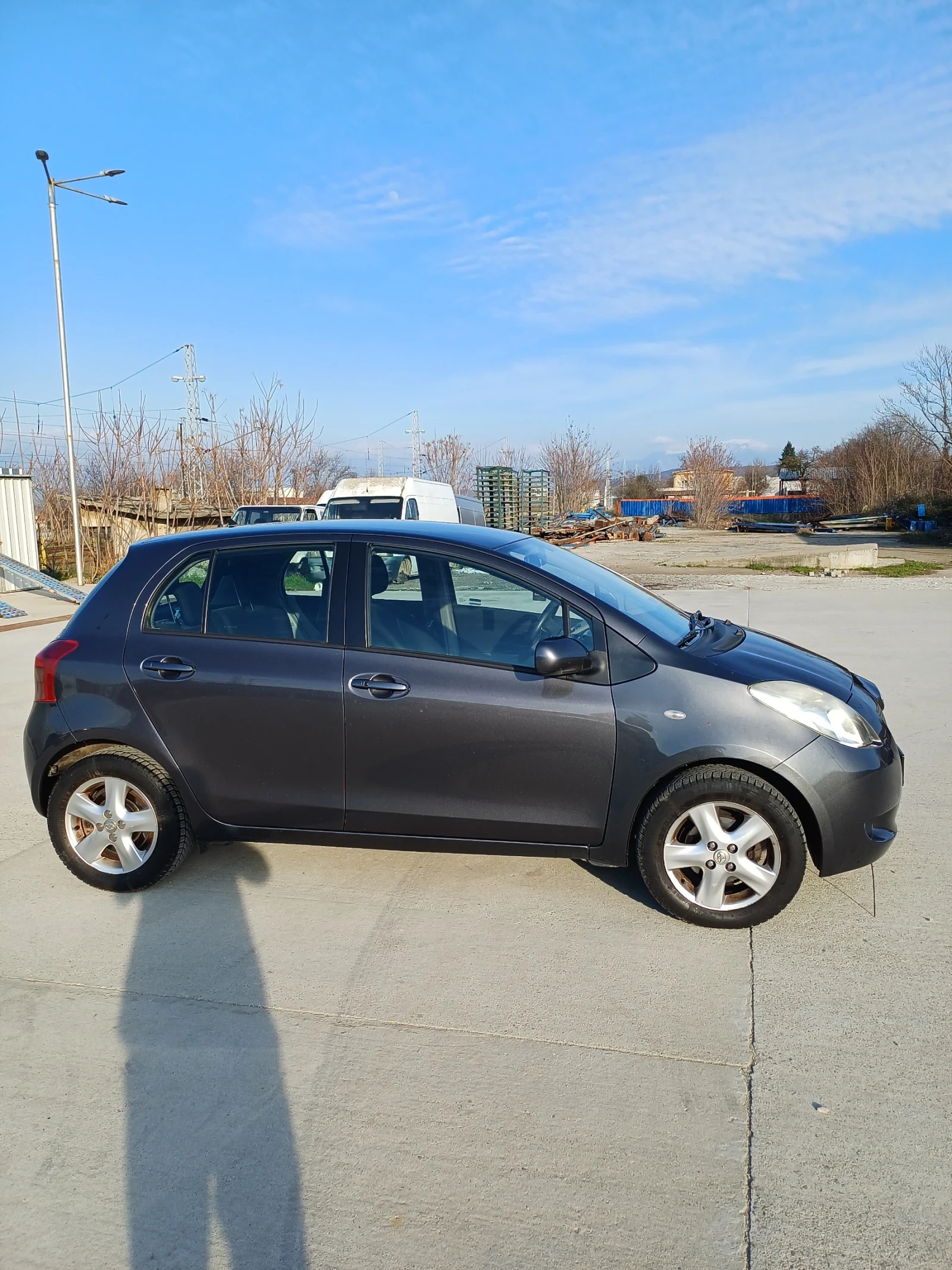 Toyota Yaris, снимка 3 - Автомобили и джипове - 54671228