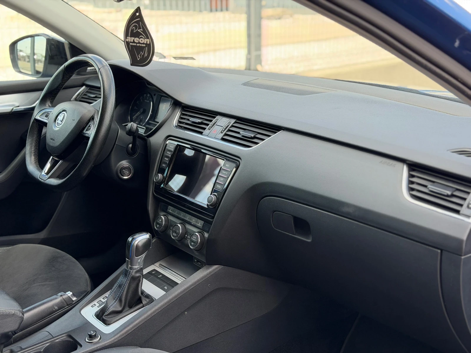 Skoda Octavia  Sport Line / AVTOMAT / NAVI / PANORAMA / FULL, снимка 8 - Автомобили и джипове - 54710995