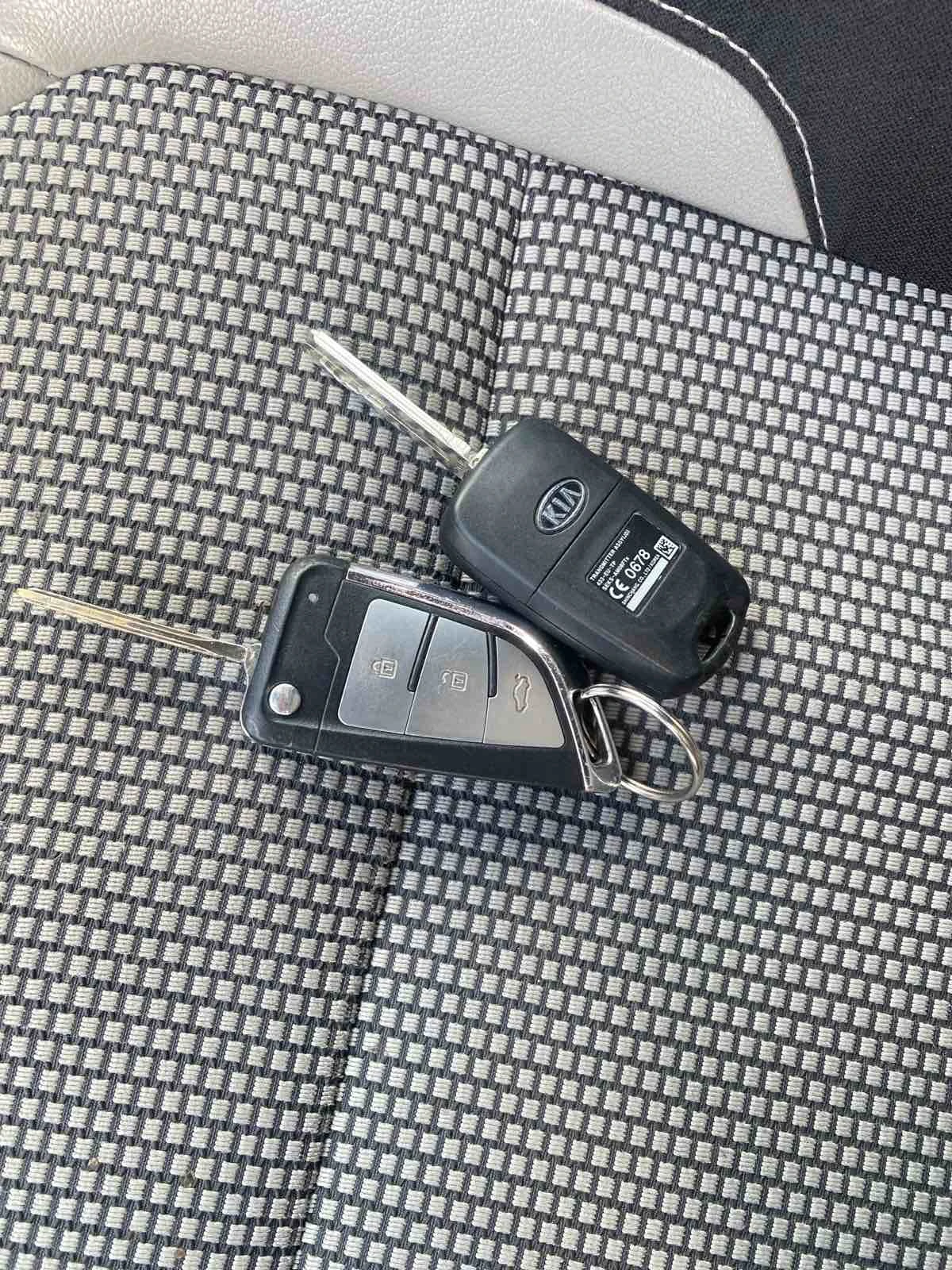 Kia Ceed 1, 6 D, снимка 14 - Автомобили и джипове - 54886539