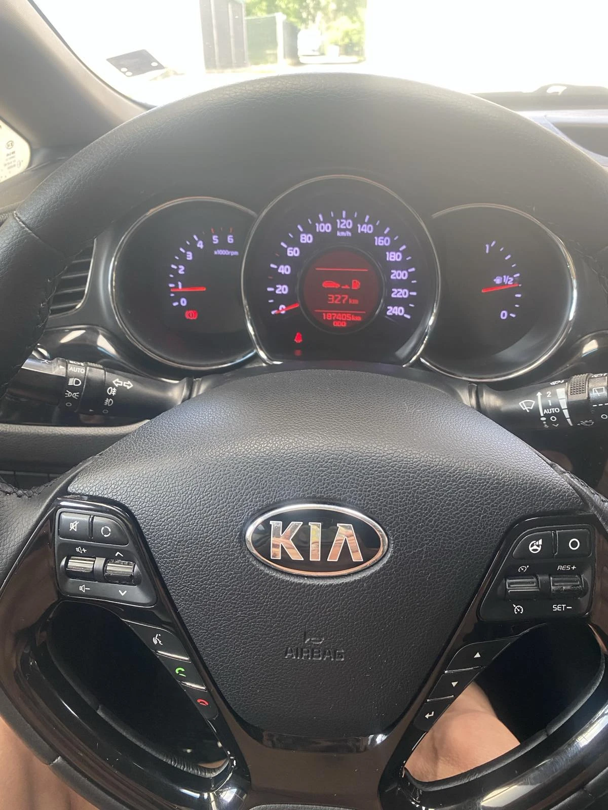 Kia Ceed 1, 6 D, снимка 12 - Автомобили и джипове - 54886539