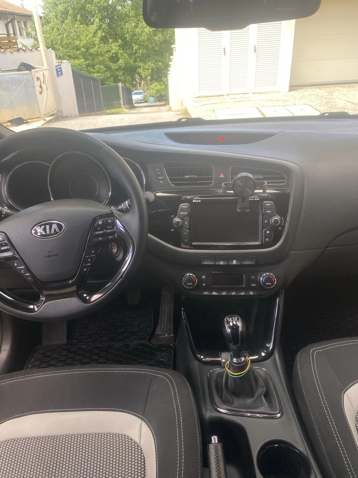 Kia Ceed 1, 6 D, снимка 9 - Автомобили и джипове - 54886539