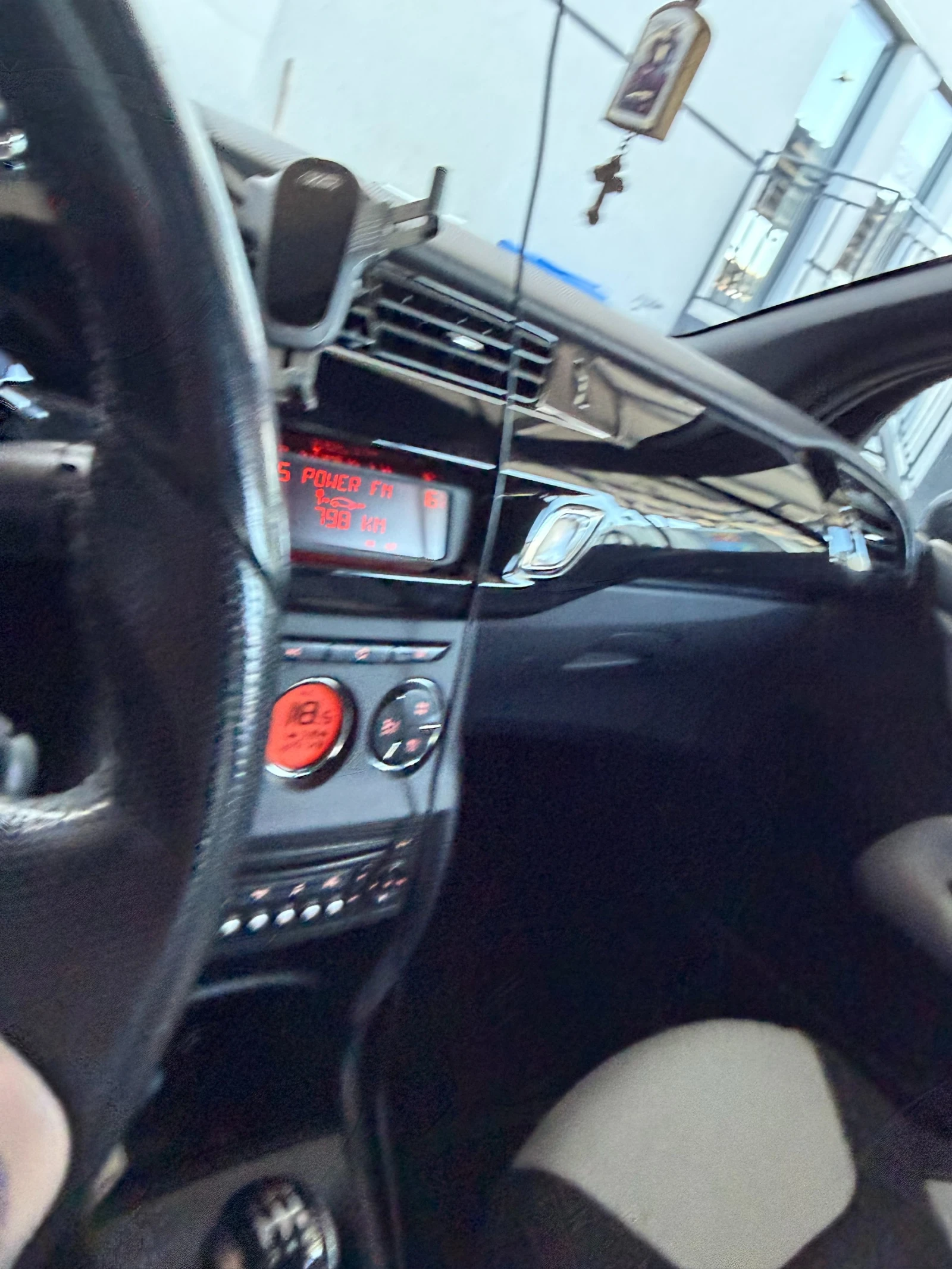 Citroen DS3 1.4 HDI, снимка 17 - Автомобили и джипове - 55079667