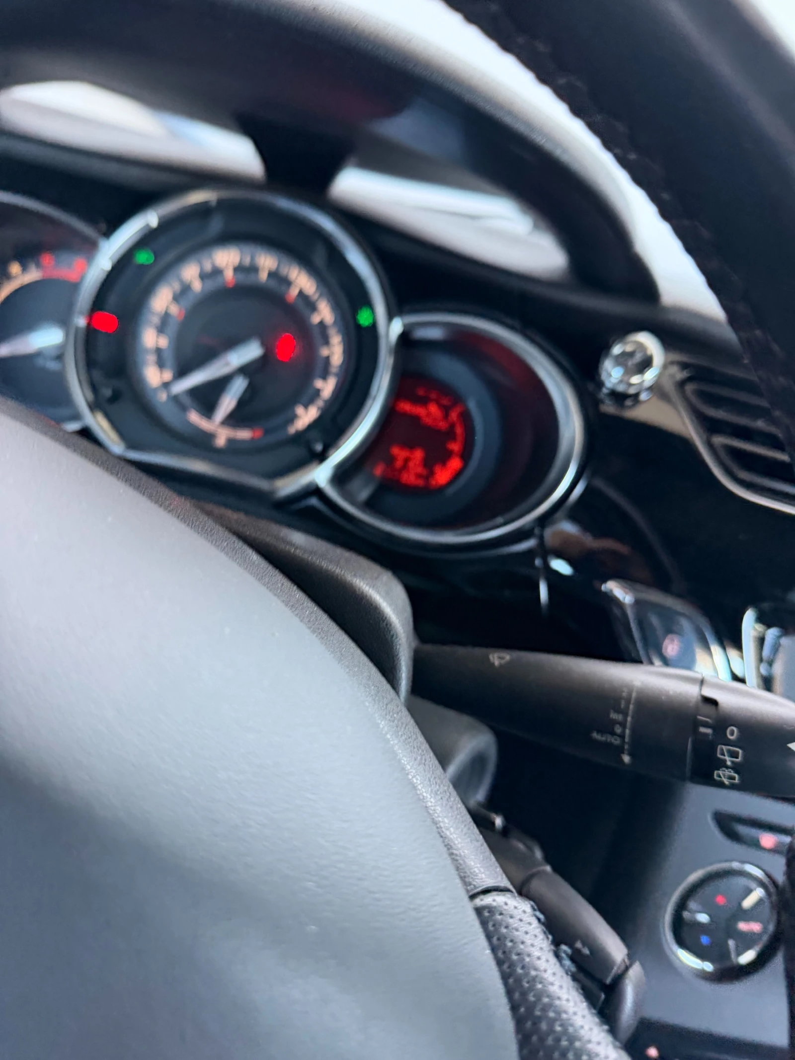 Citroen DS3 1.4 HDI, снимка 13 - Автомобили и джипове - 55079667