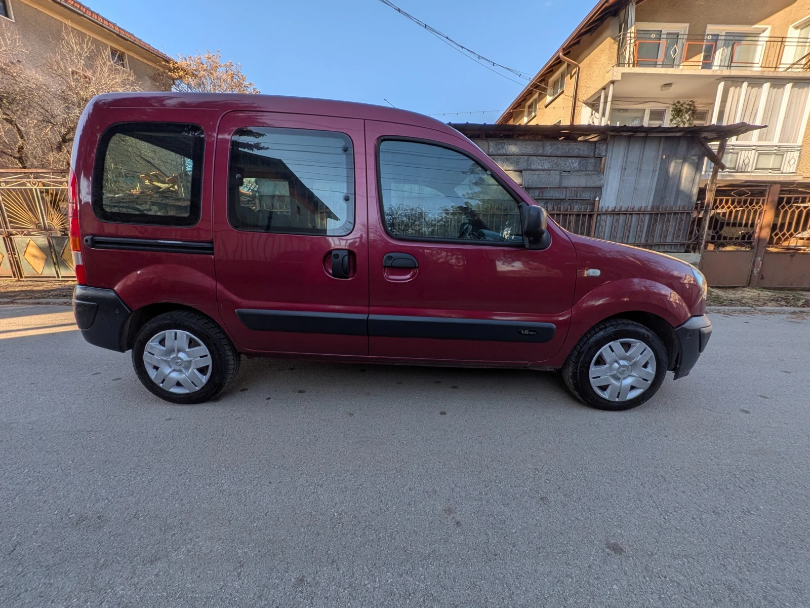 Renault Kangoo 1.6 16V EXCLUSIVE, снимка 7 - Автомобили и джипове - 55346803