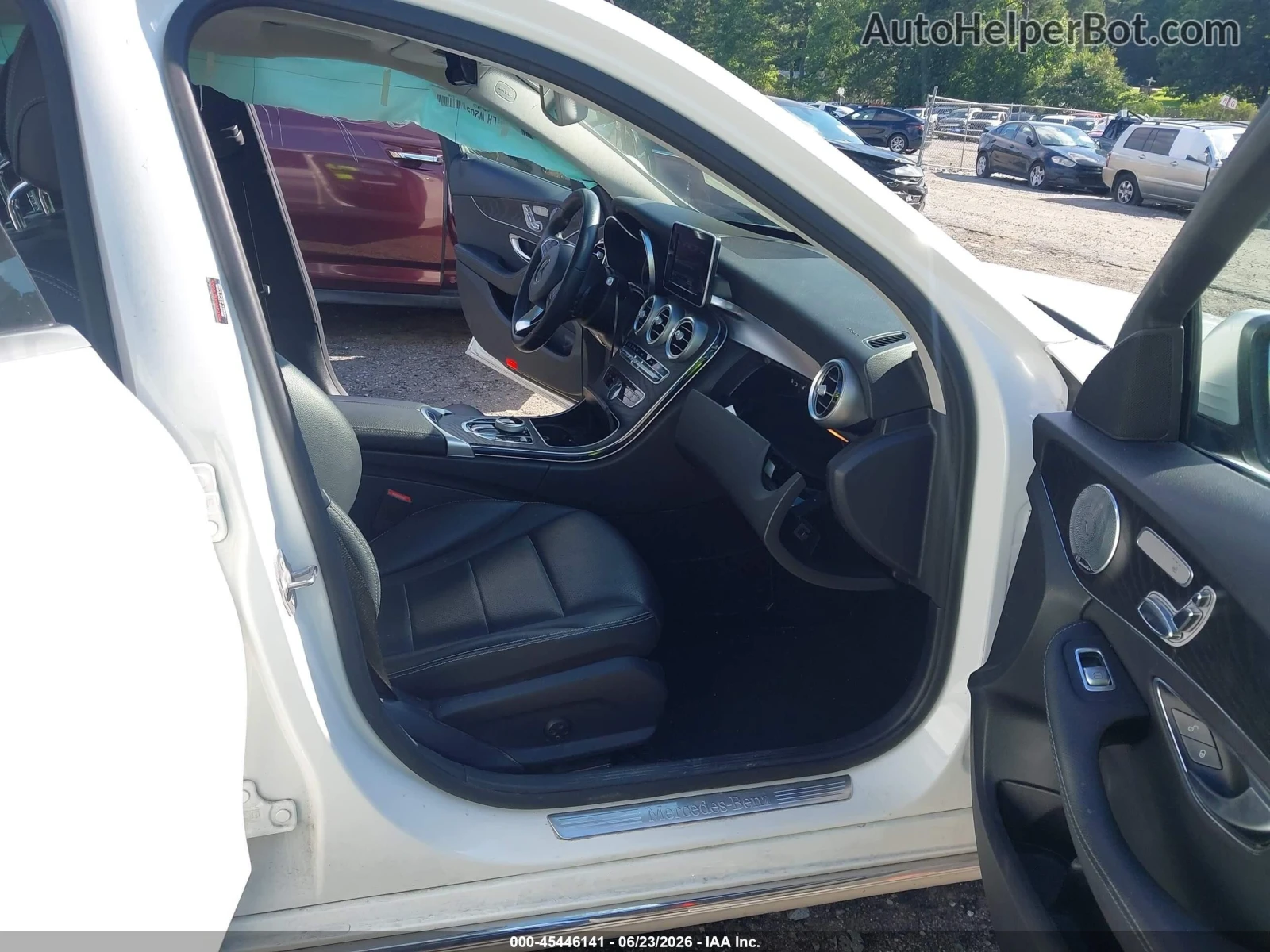 Mercedes-Benz C 300 4MATIC* Burmester* Панорама* Цена до БГ, снимка 9 - Автомобили и джипове - 55778169