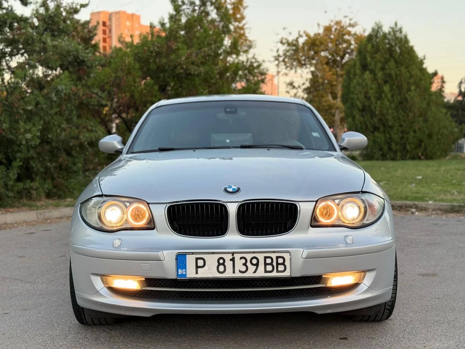 BMW 116 M-PACК/НАВИ/МУЛТИМЕДИЯ/КЛИМАТРОНИК/ОБСЛУЖЕНА .., снимка 3 - Автомобили и джипове - 56011415