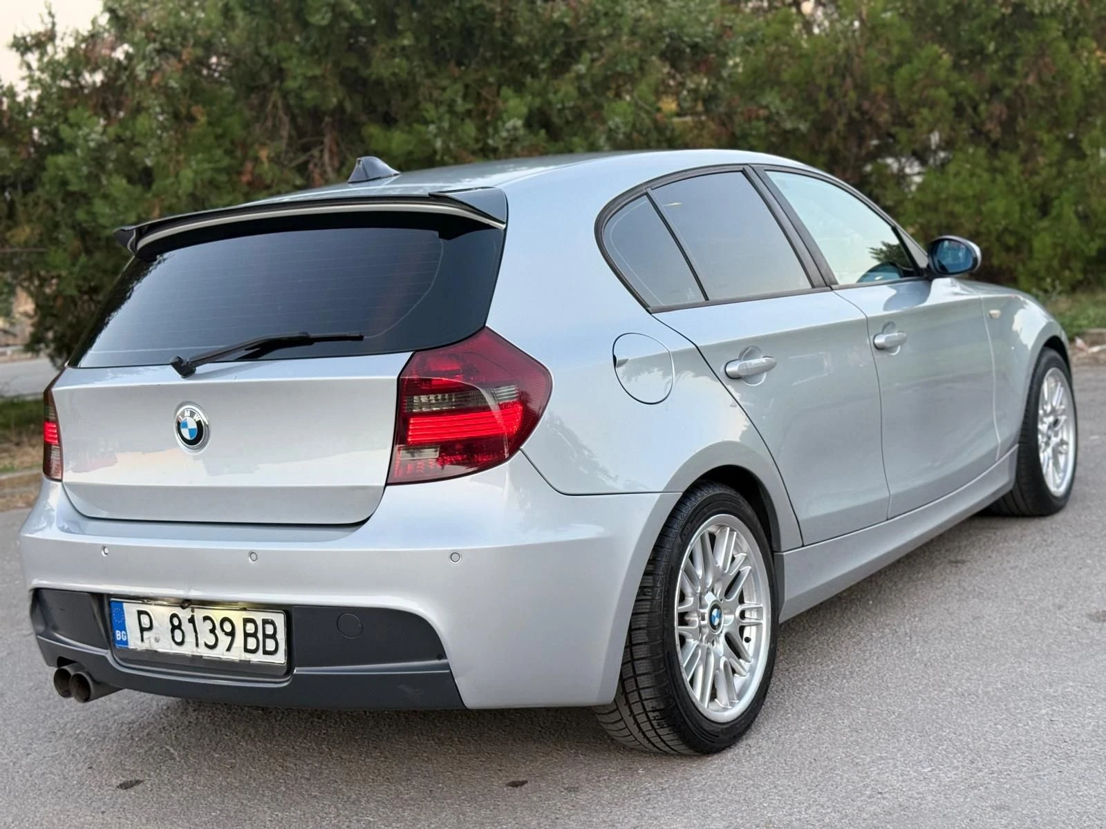 BMW 116 M-PACК/НАВИ/МУЛТИМЕДИЯ/КЛИМАТРОНИК/ОБСЛУЖЕНА .., снимка 12 - Автомобили и джипове - 56011415